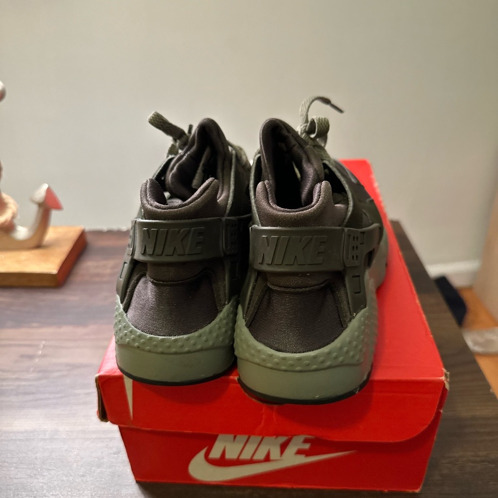 Nike Huaraches (green)